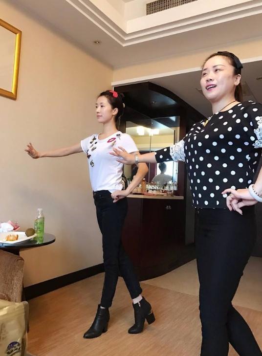 李念|走进李念住的豪宅，对儿子也太宠爱了，玩具从地面堆到天花板