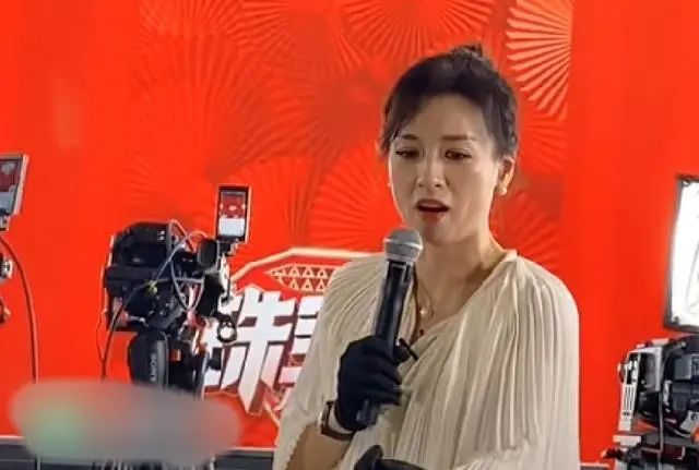 张庭|50岁张庭百亿身价，直播到凌晨3点：成年人的世界，没有容易二字