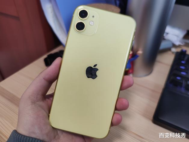 iphone11|8月份最值得买的3部手机，业内人士都在用，你买对了吗？