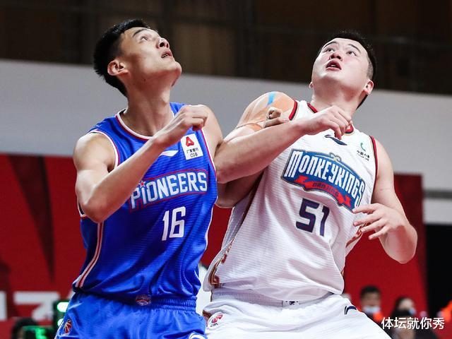 杜锋|6+8+7+2！离开广东就爆发，万圣伟完胜苏伟阿日，杜锋你后悔了吗？