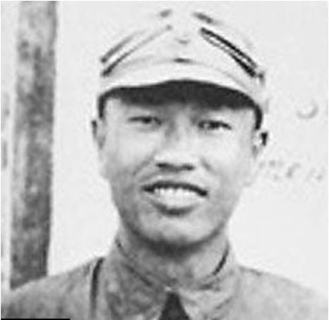 「邓华」他的军衔不是很高，却指挥180万的军队，用1000门火炮轰击美军