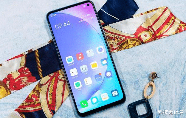 「红米手机」目前这款3款千元手机最值得购买，无明显短板，堪称物美价廉！