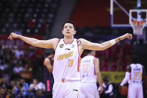 沈梓捷■CBA两个年轻中锋沈梓捷和范子铭,谁的潜力、成就更大?