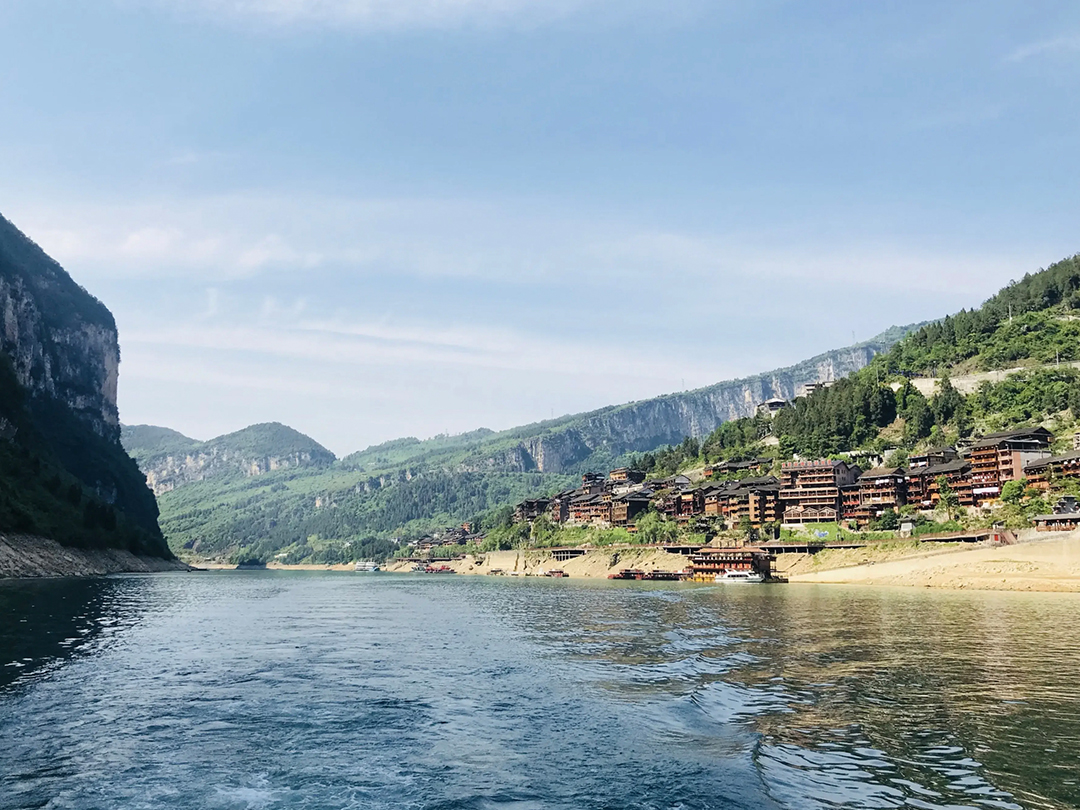 古镇▲重庆一个“画里古镇”，景色媲美凤凰古城，门票16元游客不多