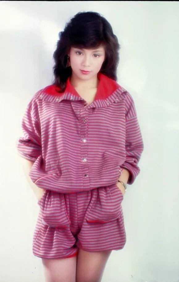 「翁美玲」翁美玲逝世35周年，罕见美照曝光，生前为情所困去世后跟母亲合葬