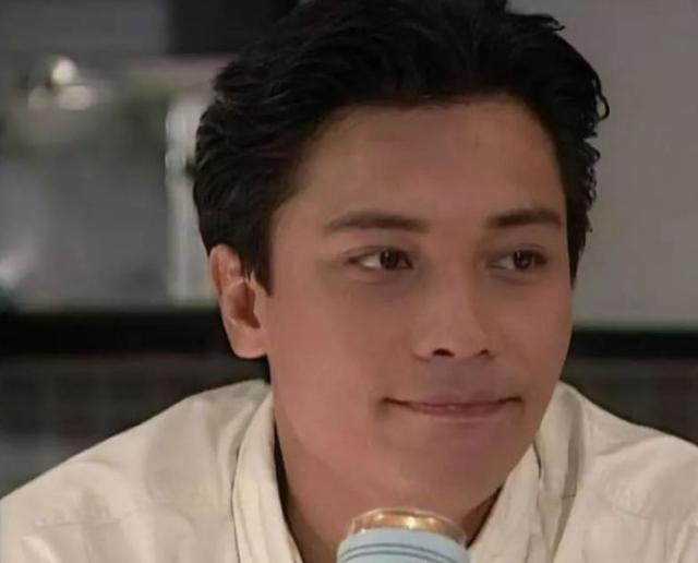 罗嘉良|12年前，他抛弃“糟糠之妻”娶小12岁美娇妻，原配如今怎样了