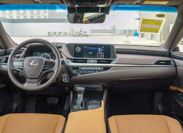 雷克萨斯ES@采访雷克萨斯ES使用者，车主说出了真心话，你真的认可吗？