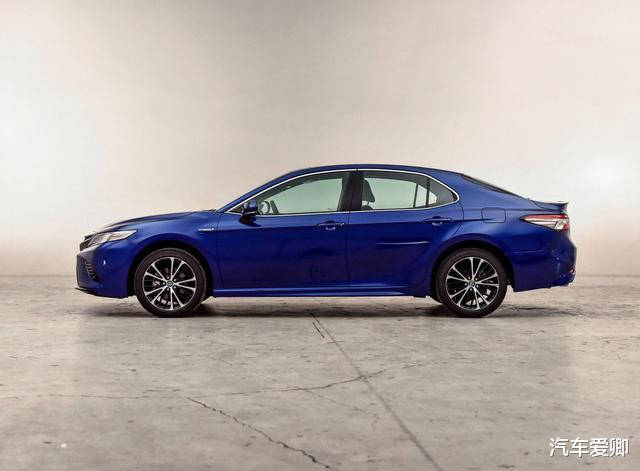 『丰田凯美瑞』丰田很满意的B级车,满油轻松跑1000KM,全球都畅销,国内仅卖18w