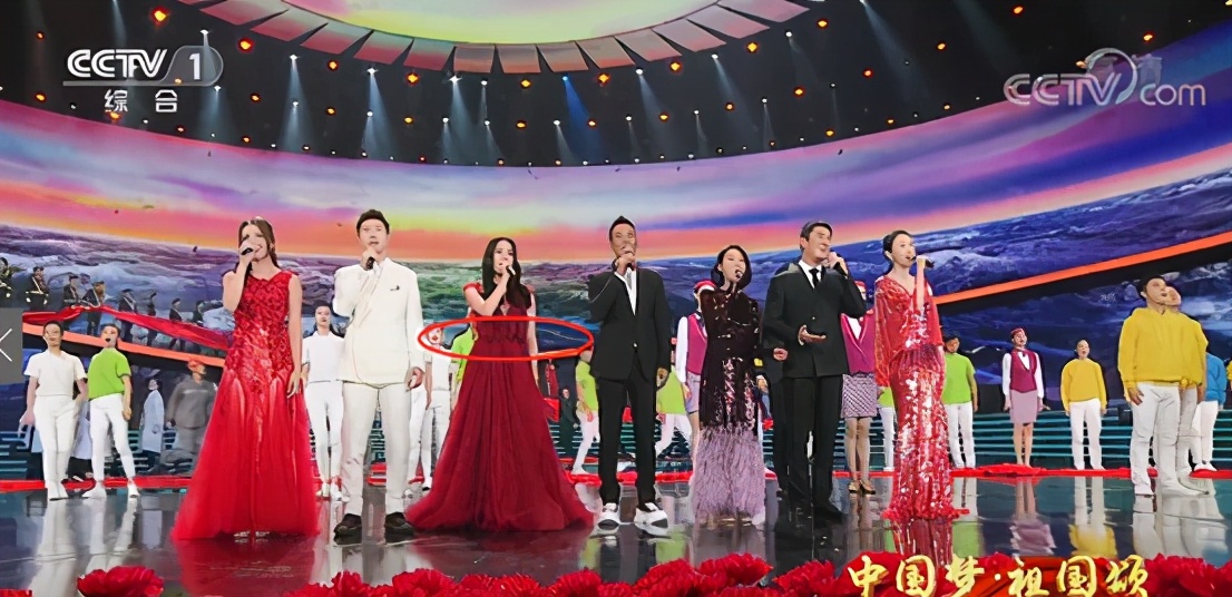 央视|央视中秋晚会女星集体发福，杨紫欧阳娜娜肚腩明显，唐嫣双下巴