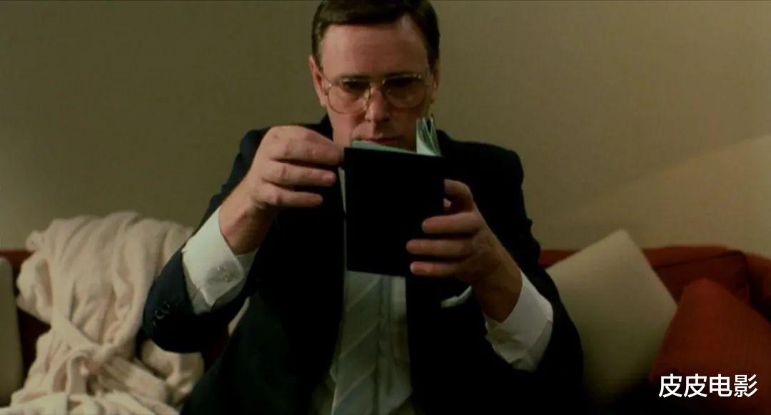 钢铁侠|为捧杨紫琼做明星,亿万富豪买下洪金宝公司,一部港片经典诞生了