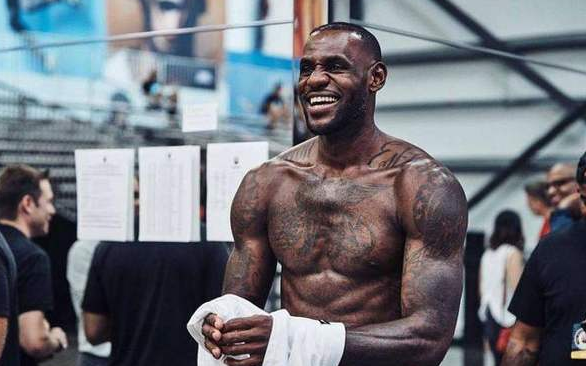 「勒布朗·詹姆斯」太强了!詹姆斯发布核心训练内容,恐怖肌肉和力量是这样诞生的