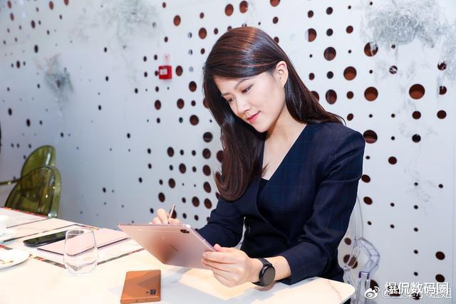 「智能手表」国产品牌成“玩具”，智能手表还是苹果强，55%市场份额无人可战