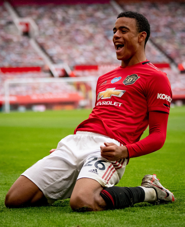 『曼联』曼联小王左右开弓逼近鲁尼纪录！范佩西钦点接班，上限超新黑风双煞