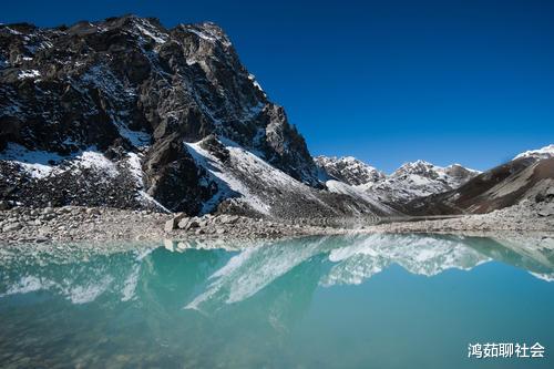 喜马拉雅山|受温室效应影响，喜马拉雅山冰川被融化，科学家发现了神秘物体！