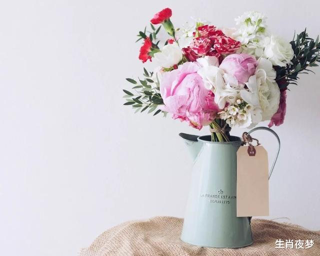 【生肖】4月，桃花依旧开，喜鹊照样叫，3生肖红脸相爱，琴瑟和鸣爱到底