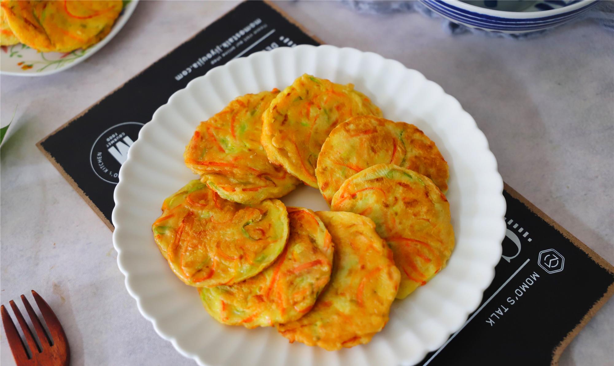 「面粉」早餐饼最简单的做法，不用揉面，筷子一搅，10分钟解决全家人早餐