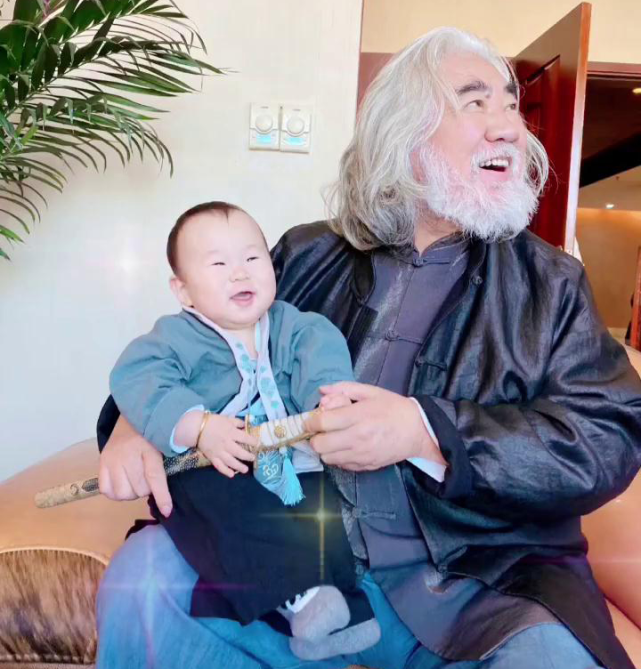 张纪中|相差31岁！69岁张纪中的“女助理”又为其产女，网友：丢父母的脸！