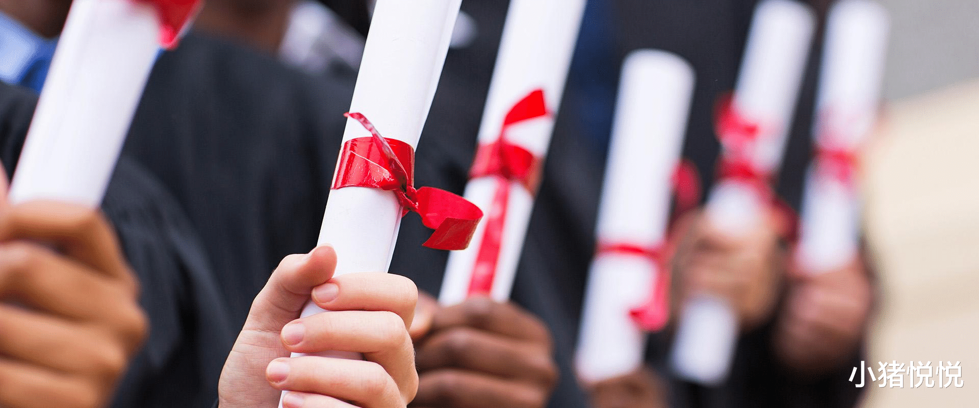 【】高考2次被顶替者现状曝光，同学：顶替你又怎么样？她现在过得还不如你