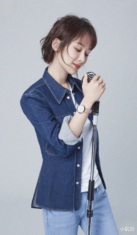 「杨紫」杨紫换个造型上热搜，放下刘海如“整容”，P图都不敢这样P