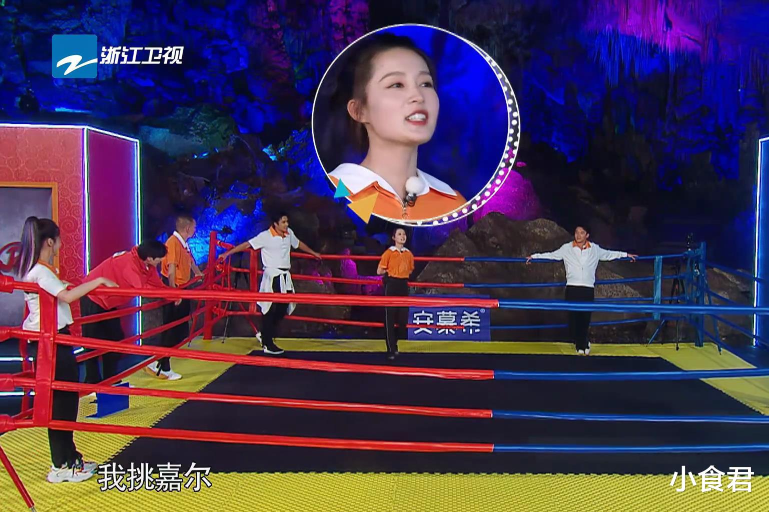 郑恺|Baby撕名牌衣服被扯破,郑恺瞬间看呆,4个字说出广大网友的心声