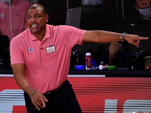 快船队|3-4爆冷出局！快船双子星被上课，里弗斯赛后表态，禅师预言成真！