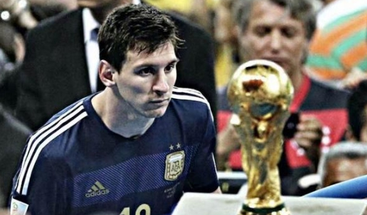 梅西|梅罗退役后，梅西历史地位会高于C罗吗？