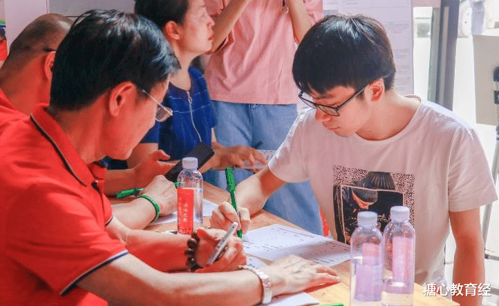 求职|很多学生毕业后才明白，文科和理科的差距之大，后悔当初太单纯