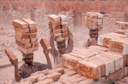 『』搬砖对比：梦幻西游与魔兽世界怀旧服哪个更赚钱？