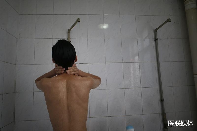 熬夜|请正视：吸走“阳气”的4个行为，男人最好逼自己戒掉