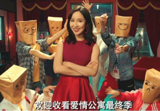 「硅胶」她至今否认整容失败，31岁已满脸硅胶，形同“面瘫脸”