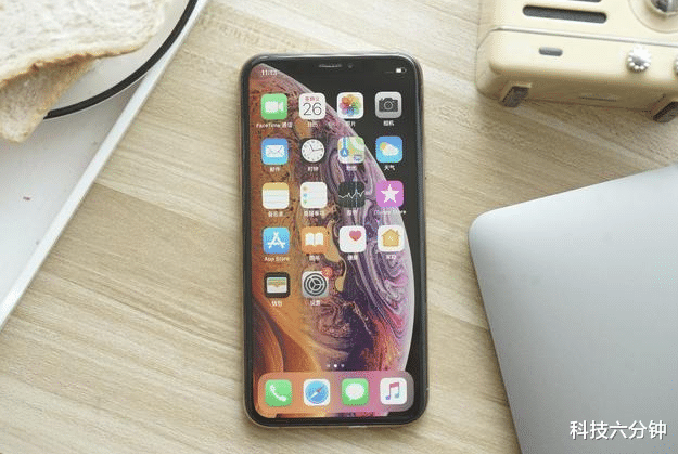 iphone xs■库克扛不住了，苹果A12仿生+iOS系统+256GB大内存，可惜太晚了