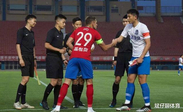 「中超」15分钟连丢2球!中超劲旅主场崩盘,13天之内,恐遭对手双杀!