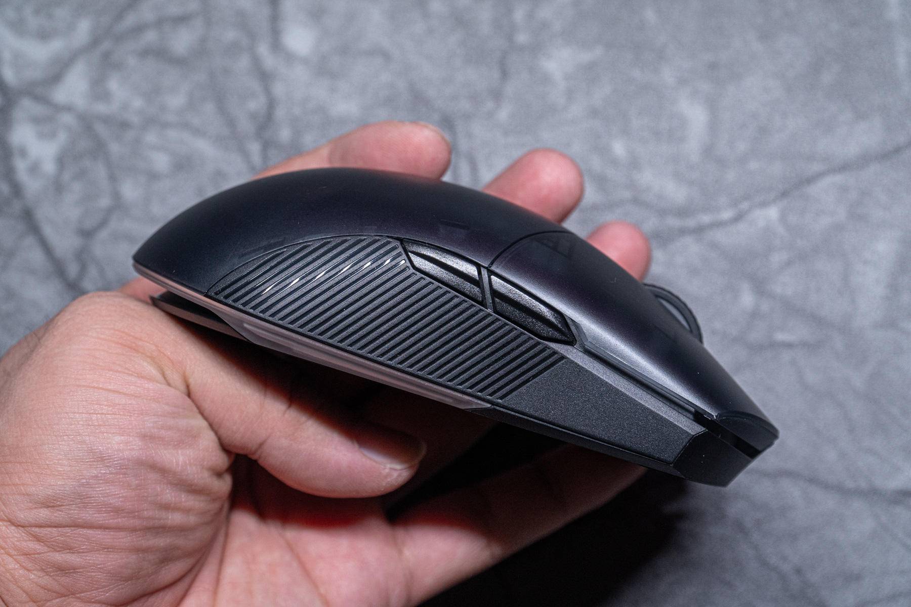 华硕|全能又客制，玩家国度 烈刃2 鼠标开箱简评