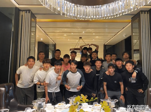 #马琳#球队要死了还在抓内鬼!天海散伙饭搞出内鬼门,两位老将闹起来了