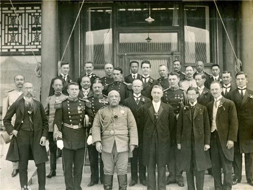 袁世凯|袁世凯一生最大的贡献：在退位诏书加了句关键的话，孙中山也认同