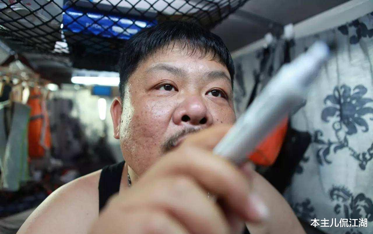 电影|“黄金配角”林雪，扯下了多少演员的“遮羞布”？