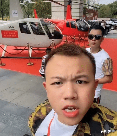 姜涛|网红利哥公司开业排场大，杨坤姜涛大咖云集，人气不输一线明星