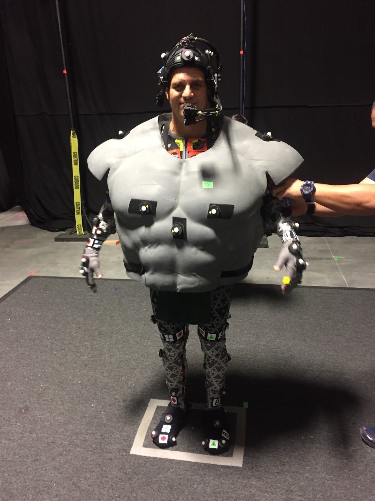 「超级英雄」尴尬、滑稽!这就是科幻电影去掉特效后的样子,网友:笑抽了