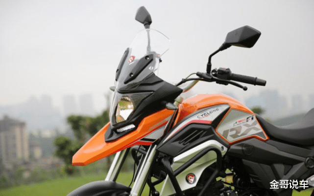 休旅车|圆了不少人的摩旅梦，解析赛科龙拉力车，续航400KM，售价12580元