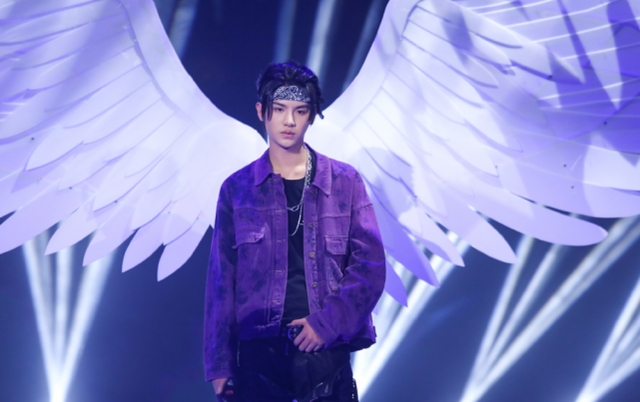 |黄明昊粉丝维权成功？新专辑金子涵合作曲已删除，结果让人如意！