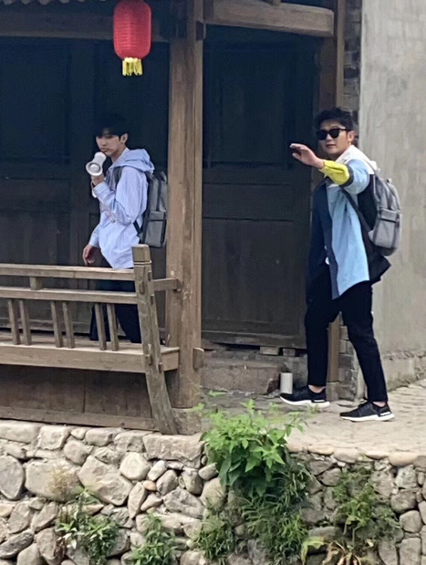 「奔跑吧兄弟」路人镜头才是最强“卸妆水”!跑男集体原形毕露,郑恺八块腹肌变一块