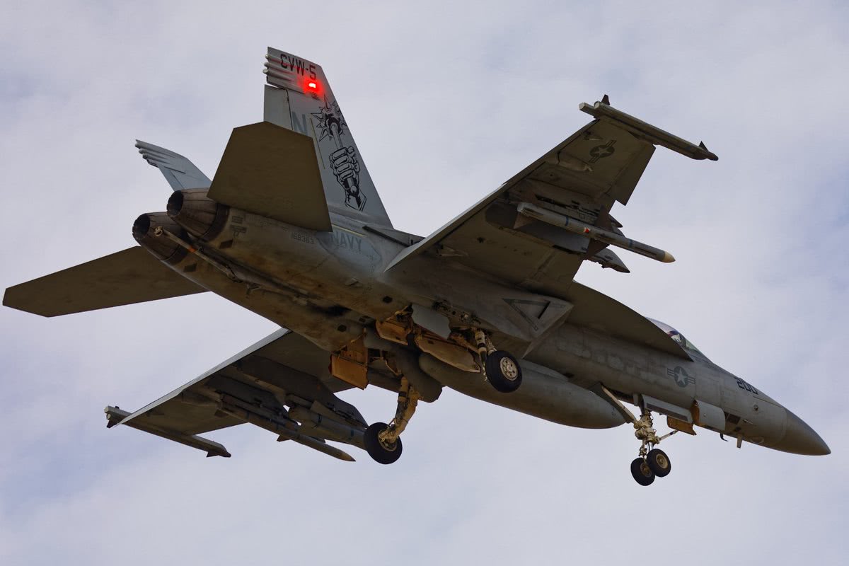 日本|中国东海军演声势浩大,日本已不再安全,美国航母“东逃”到关岛