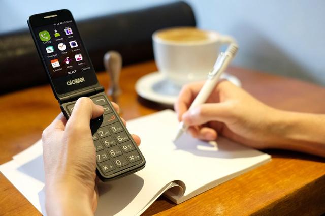 旗舰机|一年一换千元机还是三年一换买旗舰？维修店老师傅的回答一针见血