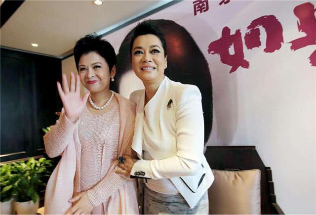 春晚|曾荣登春晚13次，当红时遭封杀，“消失”18年的董文华如今怎样了