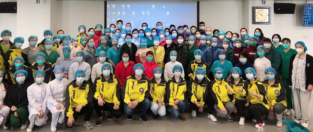 「」重症治愈是“陪”出来的:呼吸治疗师与94岁新冠肺炎夫妻的33天