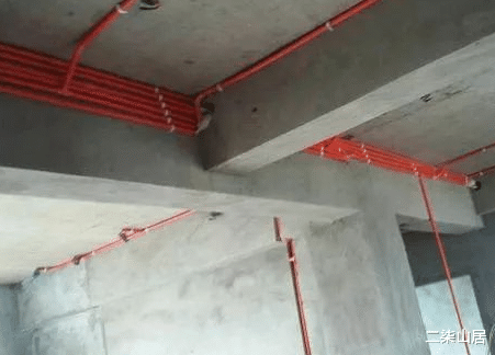 |水电装修开槽走地过时了，现在流行这种走线方式，美观实用又省钱