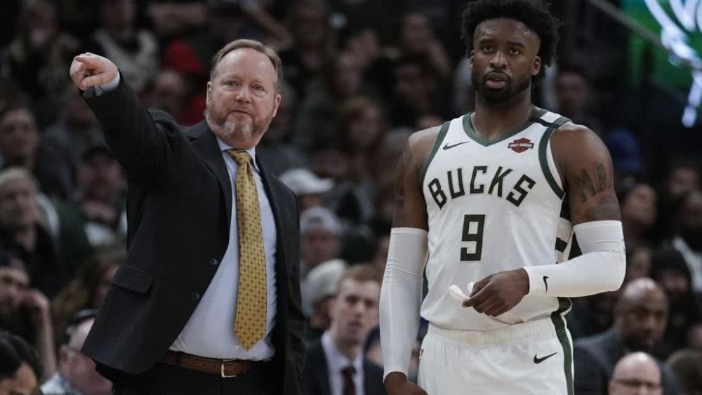 什琴斯尼@雄鹿大出血！2换2？16+5悍将补强湖人短板！詹姆斯终于满意了