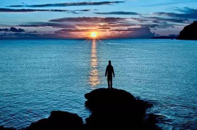 @中年职场逃不开35岁定律,不满于现状,尽早避开副业创收的误区