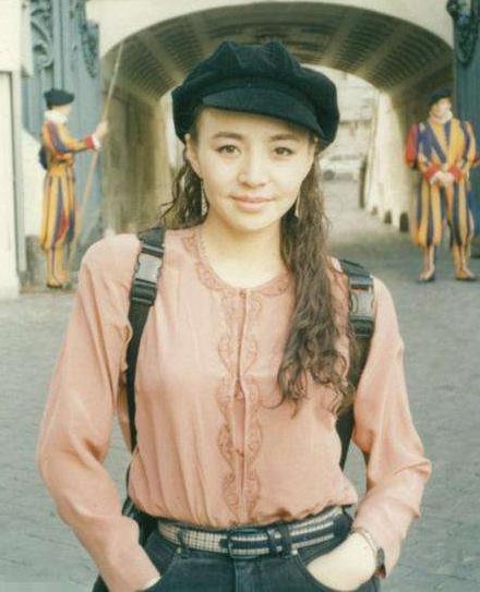 『黄宏』赵本山和黄宏1999年恩怨始末：宋丹丹春晚前的一个决定成了导火索