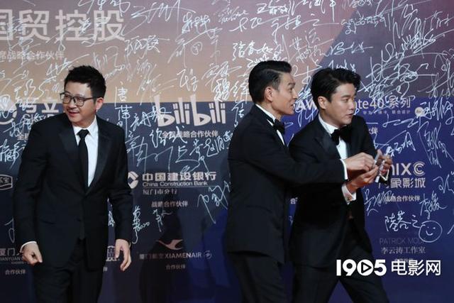 肖央|刘德华金鸡奖红毯祝福肖央：一生的幸福换你获奖